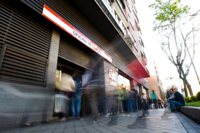 El paro sube hasta el 12,67% con 60.800 desempleados más en verano y se crean 77.700 empleos