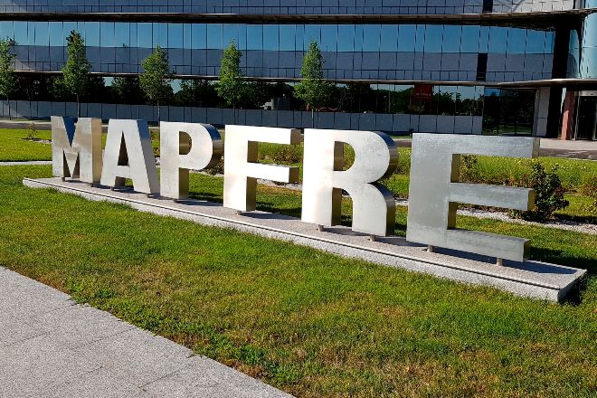Mapfre gana 488 millones, un 6,9% menos por el seguro de automóvil y la inflación, y mantiene el dividendo