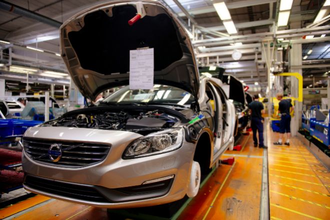 La producción manufacturera se paraliza en octubre en toda la zona euro y la demanda se desploma