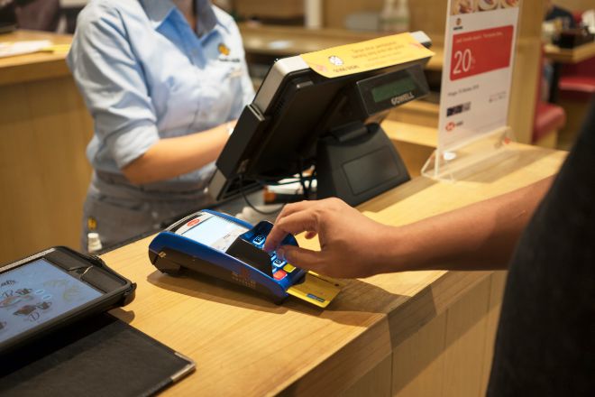 La confianza de los consumidores baja al empeorar las expectativas económicas