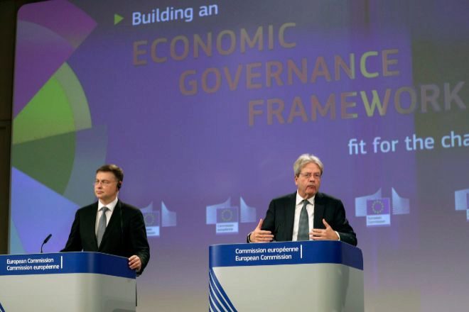 Bruselas plantea suavizar los plazos de consolidación fiscal a los países que comprometan inversiones y reformas estructurales