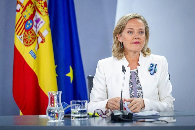 ¿Está haciendo Nadia Calviño un Pedro Solbes?