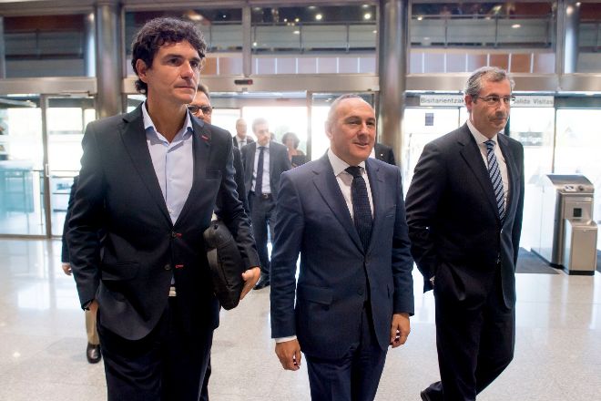 Azpiazu promete abrir en enero la «reflexión» para cambiar la fiscalidad vasca