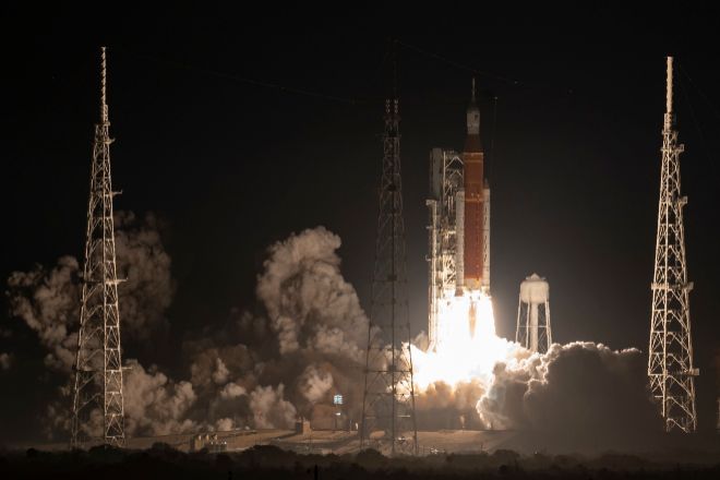 Lanzamiento del cohete del proyecto Artemisa desde Cabo Cañaveral, Estados Unidos.