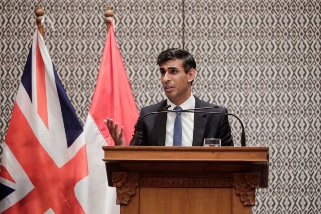 Sunak consuma su viraje económico con recortes y subidas impositivas