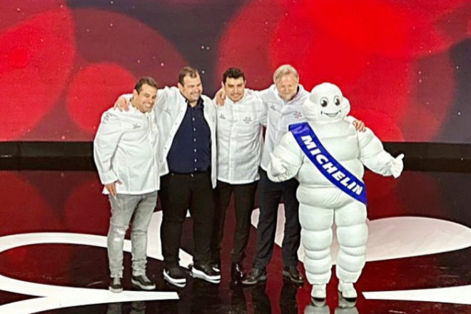 Foto de familia de los nuevos dos estrellas Michelin.