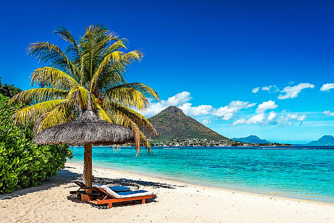 Mauricio destaca por sus playas, selvas tropicales y llanuras de caña de azúcar.