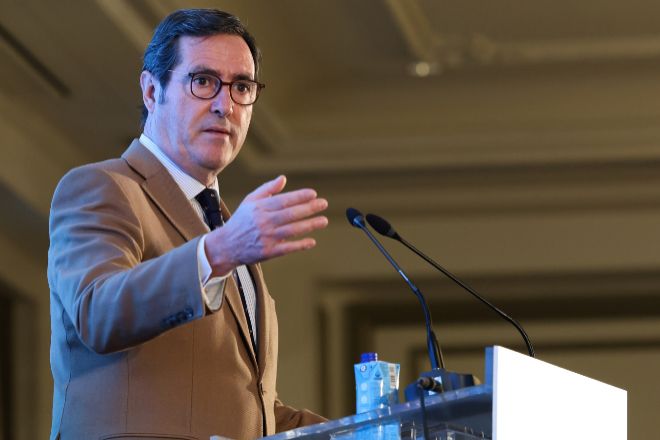 Garamendi afirma que los sindicatos plantean «una situación imposible» para subir los salarios