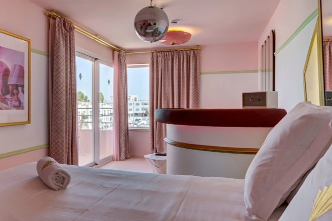 Habitación del Hotel Grand Paradiso Ibiza.