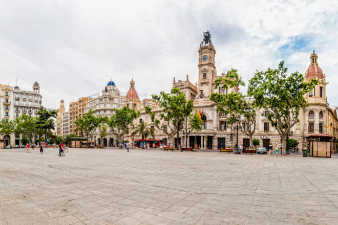 Fuerte subida del precio de la vivienda en áreas metropolitanas y capitales y freno en el resto de España