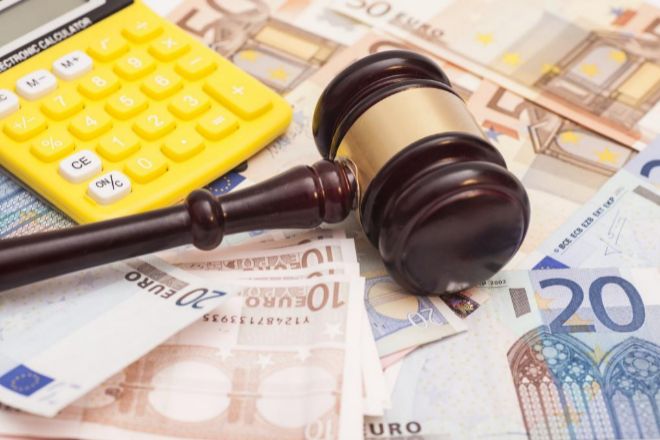 El Supremo analiza si es legal la retroactividad de los nuevos impuestos