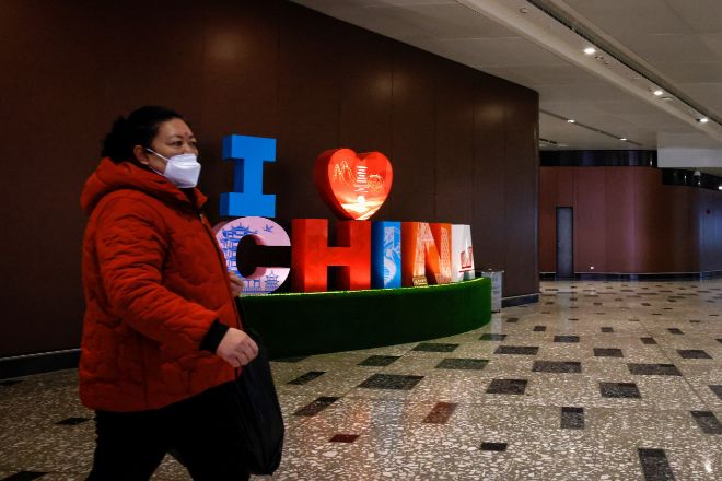 China retirará las cuarentenas al entrar en el país el próximo 8 de enero thumbnail