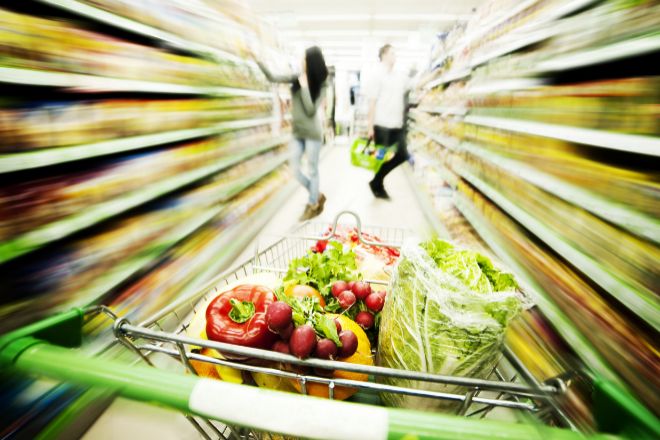 Cheque de 200 euros para alimentos: cuándo solicitarlo, requisitos y cómo hacerlo