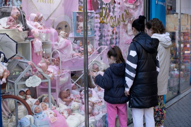 Las ventas de los comercios caen en noviembre después de tres meses al alza