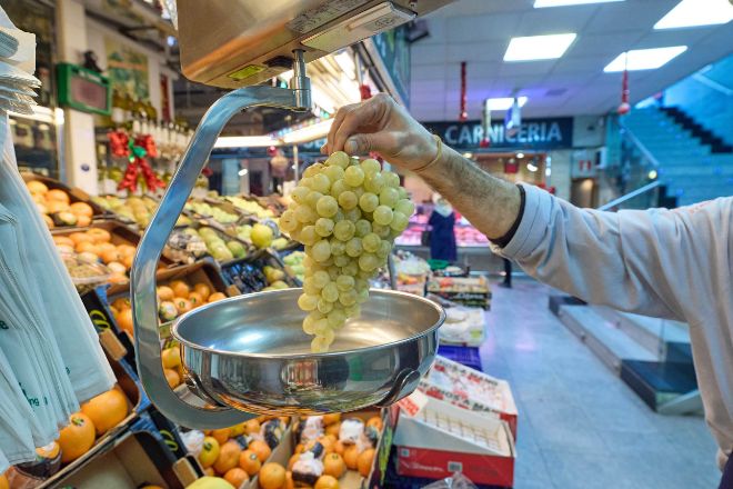 Fruta, verdura, pan, pasta y otros alimentos con el IVA rebajado: ¿cuál es el verdadero ahorro en la compra?
