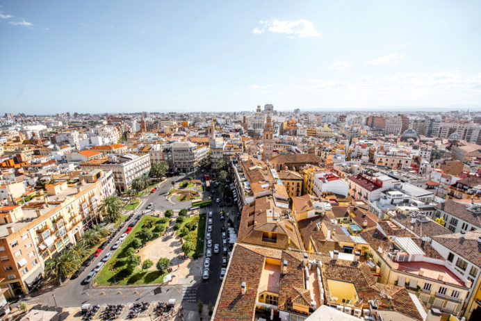 La caída de vivienda en venta se modera pero evita la bajada de precios