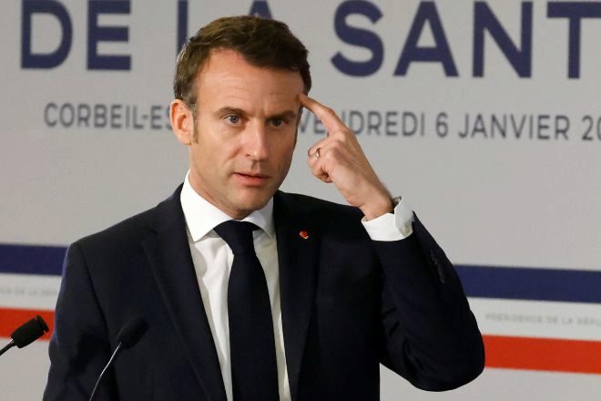 Macron retrasa la jubilación a 64 años y se enfrenta a fuertes protestas