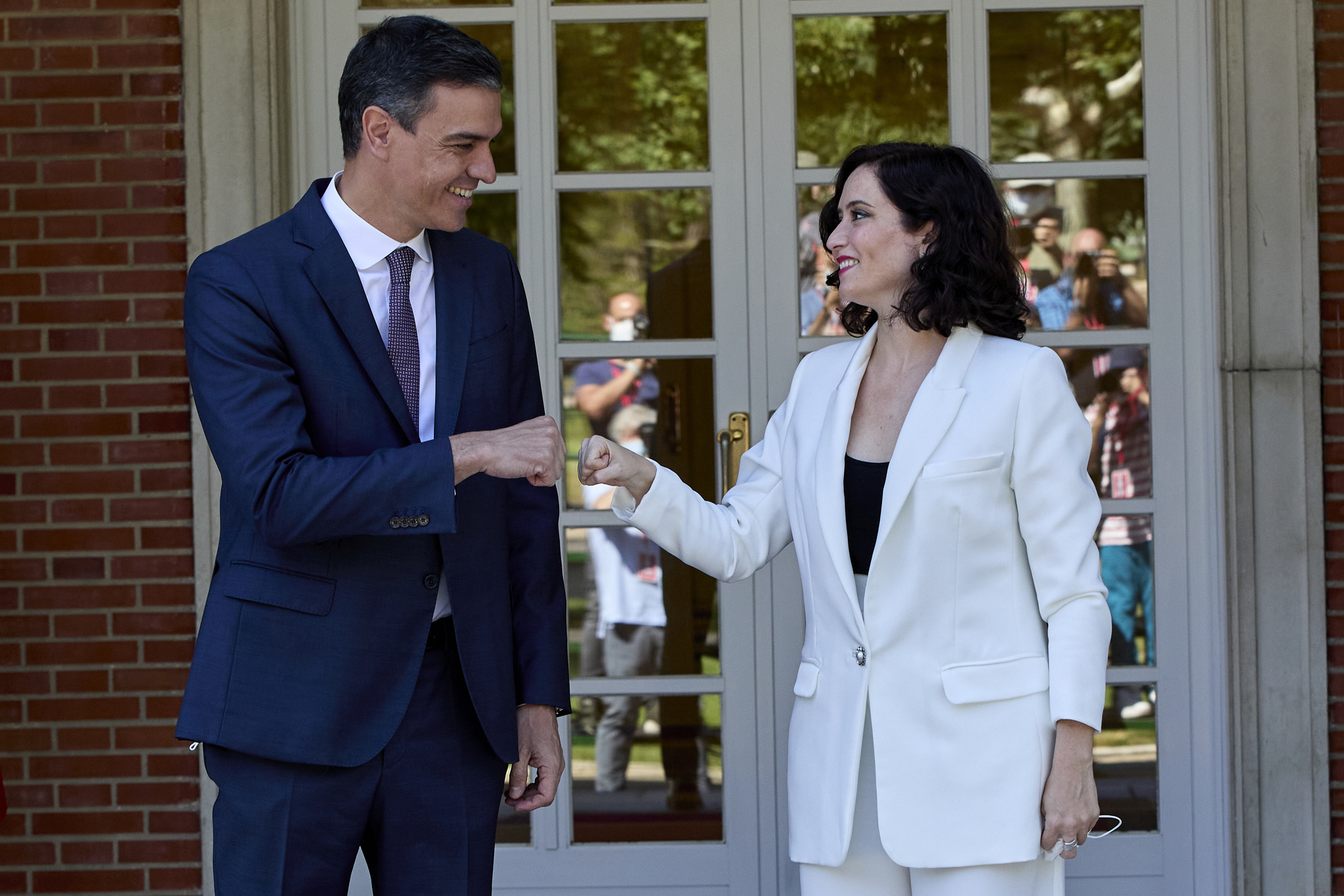 Ofensiva total en la batalla Sánchez-Díaz Ayuso