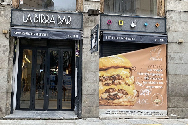 La Birra Bar es la primera hamburguesería argentina que inaugura un local en Madrid.