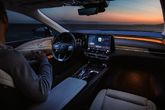 El Lexus RX 300 tiene una nueva pantalla táctil de 14 pulgadas.