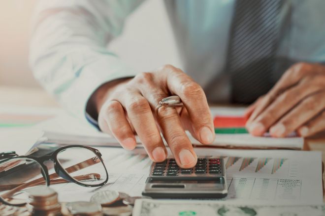 Las empresas desaceleran el crecimiento de sus ventas al 13,5% en noviembre, pero suman 21 meses de alzas