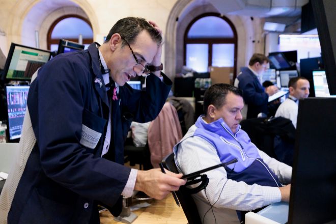 Operadores en una sesión de la Bolsa de Nueva York.