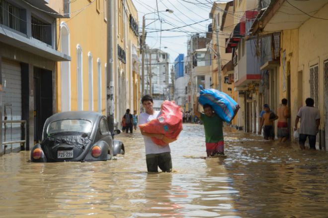 Inundaciones provocadas en Perú por el fenómeno de El Niño en 2017, que podría volver a producirse este año.