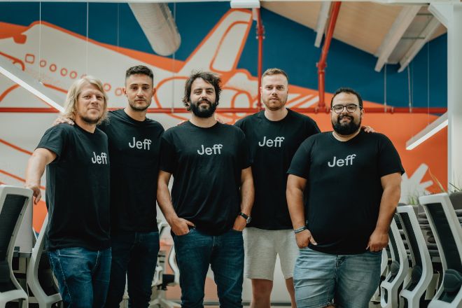 Equipo de Jeff, compañía fundada en Valencia por Eloi Gómez.