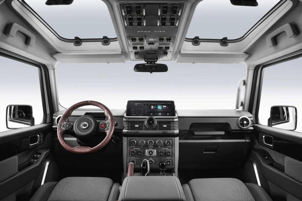 Ineos Grenadier - Jim Ratcliffe - 4x4 - Todoterreno - Land Rover Defender - Interior - Conmutadores