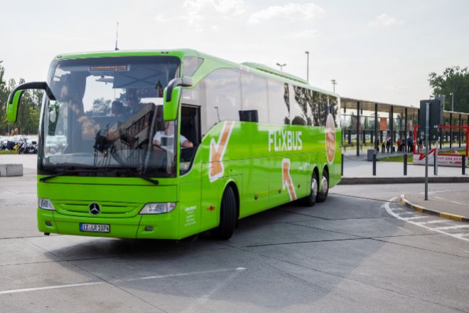 Autobús explotado por Flixbus en una de sus rutas internacionales en España.