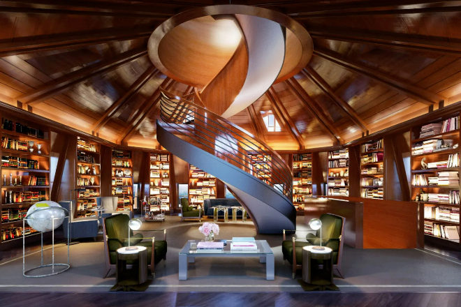Biblioteca de un ático en venta en el edificio Woodworth, en Nueva York, valorado en cerca de 54 millones de euros.