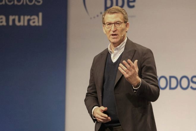 Feijóo promete una fiscalidad «específica» para el medio rural español
