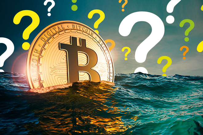 Montaje de una moneda de bitcoin navegando entre signos de interrogación