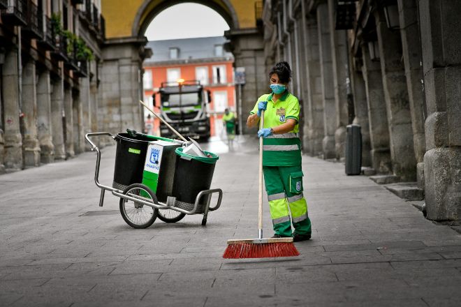 Limpieza, hostelería, agricultura y comercio acusan el mayor impacto del SMI