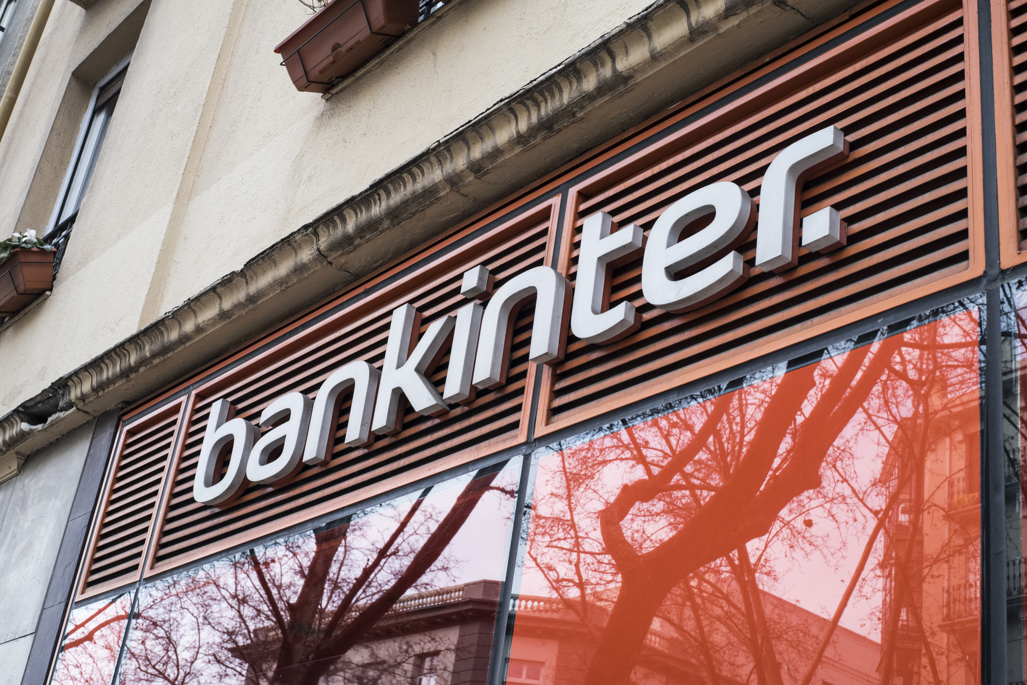 Los bajistas se repliegan en Bankinter antes del BCE