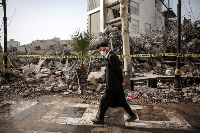 Turquía se encuentra en una de las zonas sísmicas más activas del mundo y los terremotos que tuvieron lugar a principios de febrero -en la imagen, sus destrozos- son la mayor tragedia que ha sufrido este país en las últimas ocho décadas.