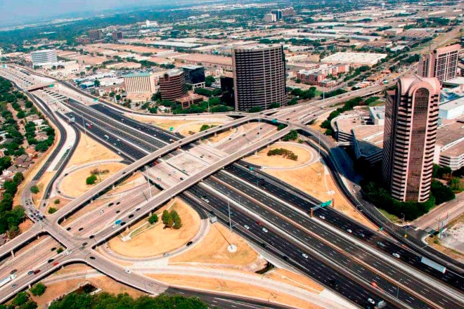 Autopista LBJ en Texas,construida y gestionada por Ferrovial.