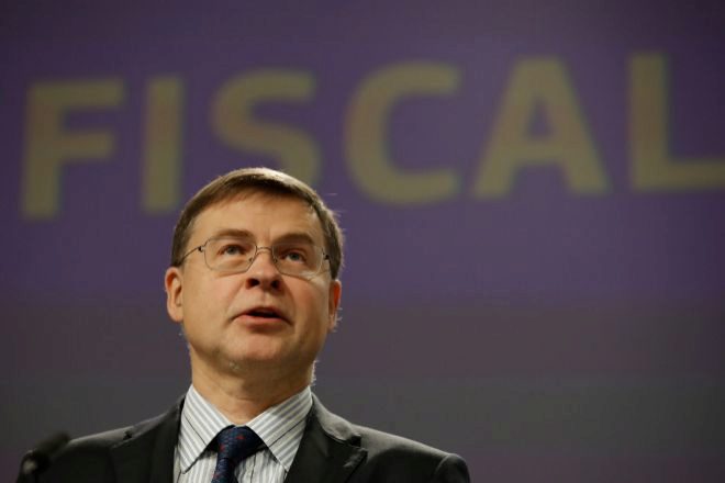 Bruselas deja atrás los años sin reglas fiscales y pide planes de ajuste