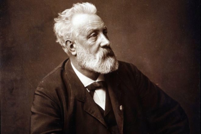 El escritor Julio Verne (Nantes, 8 de febrero de 1828-Amiens, 24 de marzo de 1905).