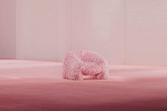'Hortensia' es una obra de Andres Reisinger; en la que, por primera vez, un objeto nativo-digital se ha conectado a una fragancia distinta en el mundo material, The Smell of Pink Perfume AP #3/4. Se trata de una obra única, vendida por 100.000 dólares.
