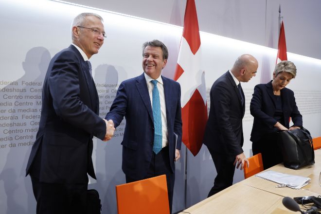 UBS acuerda la compra de Credit Suisse por más de 3.000 millones de euros