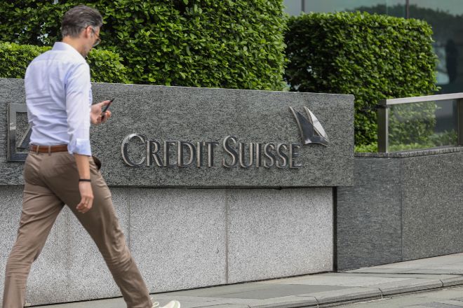 Logo de Credit Suisse en una de sus sedes.