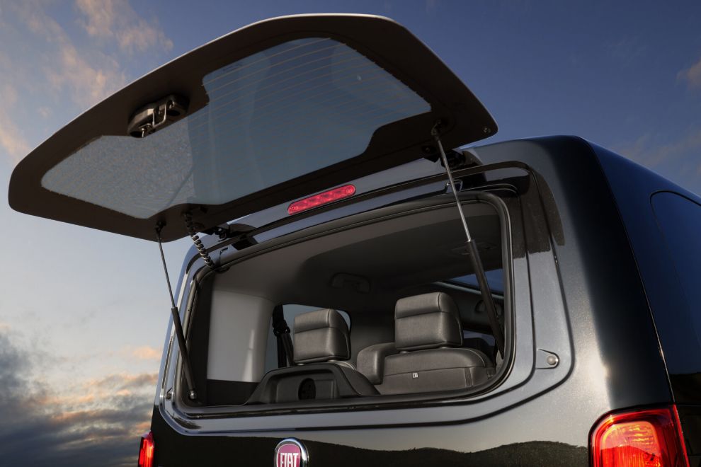Fiat E-Ulysse - Magic Window - luneta trasera practicable - Portón trasero