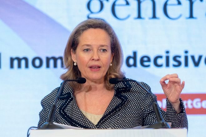 Calviño apuesta por vigilar «muy de cerca» los márgenes empresariales