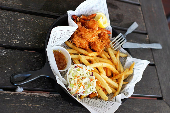 Literalmente, pescado y patatas fritas, el fish and chips es el plato ms conocido de la gastronoma britnica.