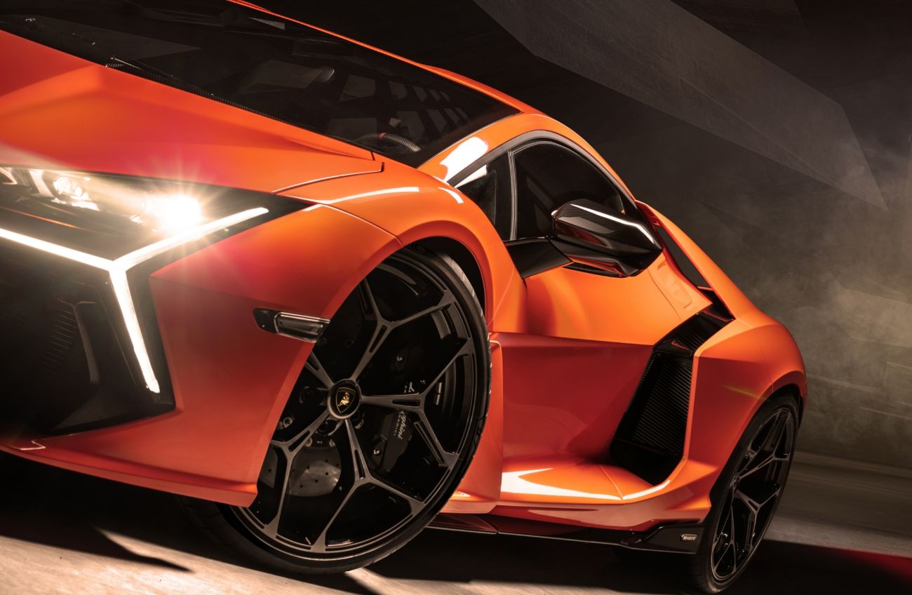 El nuevo superdeportivo de Lamborghini combina un motor V12 de 6,5...