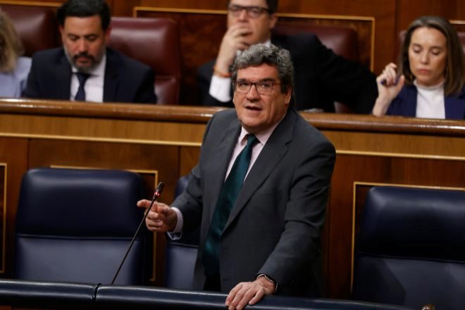 El ministro de Seguridad, Social, José Luis Escrivá, en la sesión de control al Gobierno celebrada este miércoles en el Congreso de los Diputados.