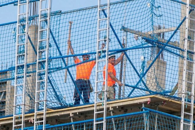 Casi el 24% de la actividad en construcción en Euskadi se mantiene oculta, según datos del Eustat de 2020.