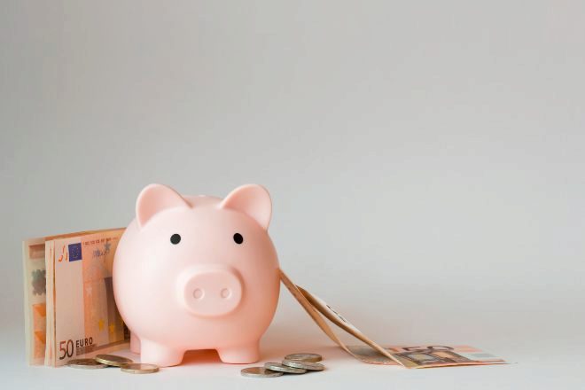 La tasa de ahorro de los hogares cae al 7,2% en 2022, mínimos desde 2018