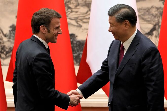 Macron apela a la influencia de Xi sobre Putin para negociar la paz